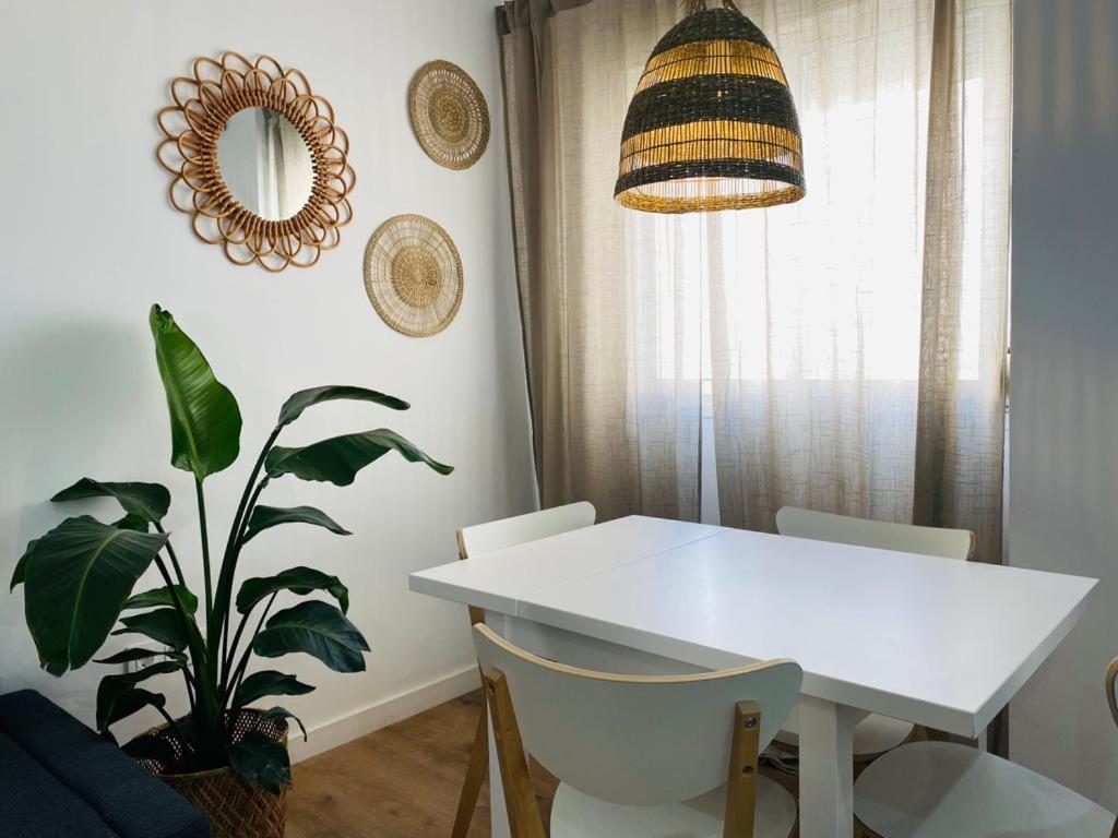 Thyssen Wabi Malaga Apartment Luaran gambar
